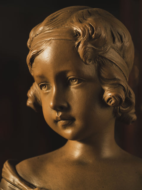 比 利 時 雕 塑 家 Gustave Van Vaerenbergh 少 女 半 身 像 —— G.V Vaerenbergh, numbered 1308 Terracotta Patina Bust of a Young Child